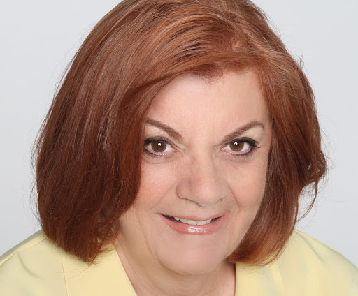 Louise Cook Photo 26