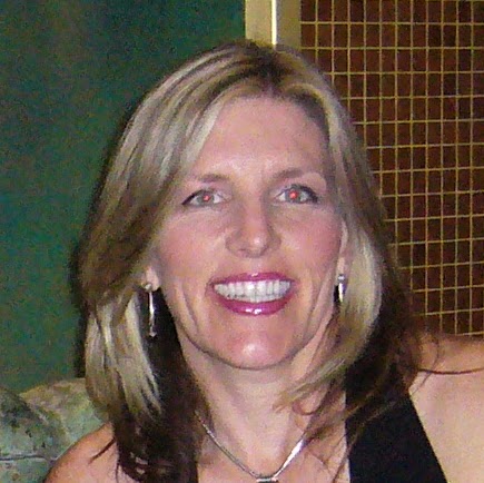 Laura Hanks Photo 17