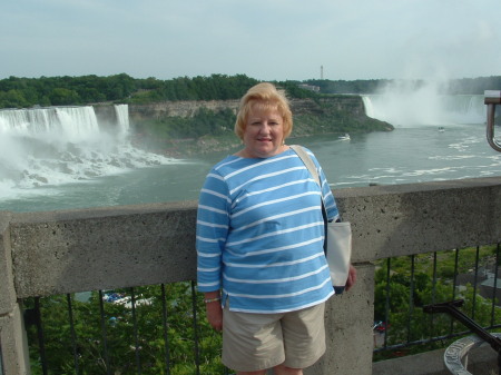 Joanne Anderson Photo 17