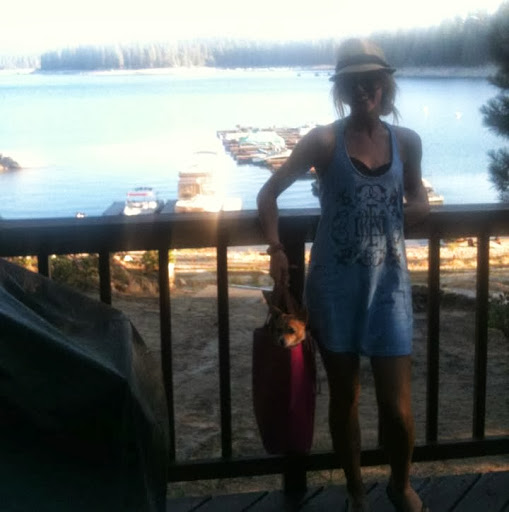 Amanda Graham Photo 31