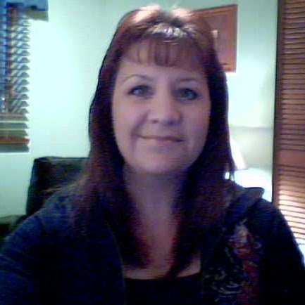 Laura Schultz Photo 40