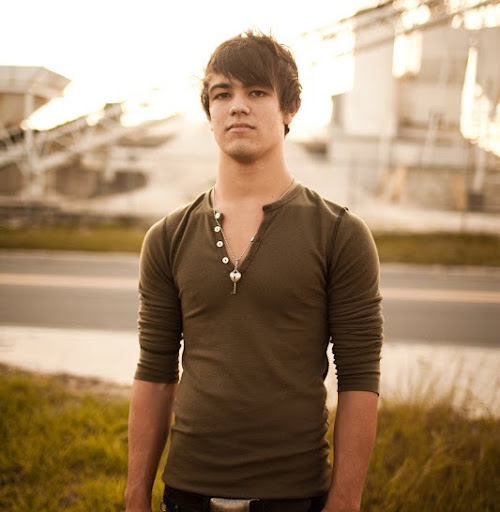 Blake Phillips Photo 43