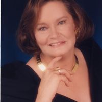Claire Ferguson Photo 32
