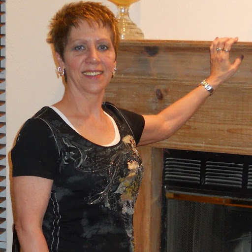 Julie Bridwell Photo 16