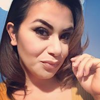 Elizabeth Quintanilla Photo 17
