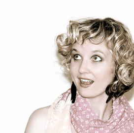 Sarah White Photo 16