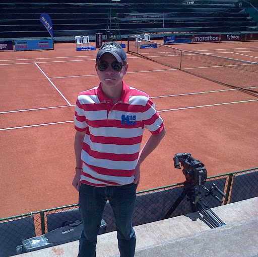 Andres Calderon Photo 13