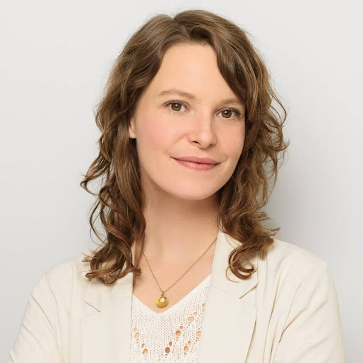Julia Kaufmann Photo 8