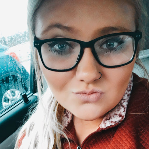 Haley Sims Photo 29