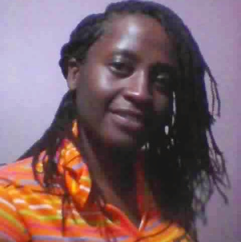 Esther Gray Photo 4