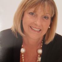Debbie Carmichael Photo 7