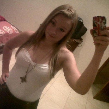 Stephanie Davies Photo 34