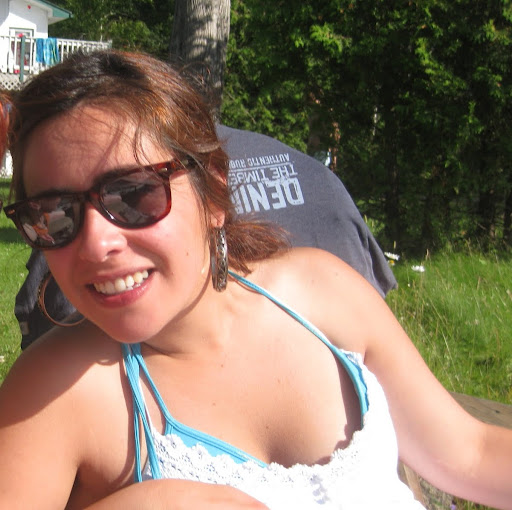 Monica Gonzalez Photo 24