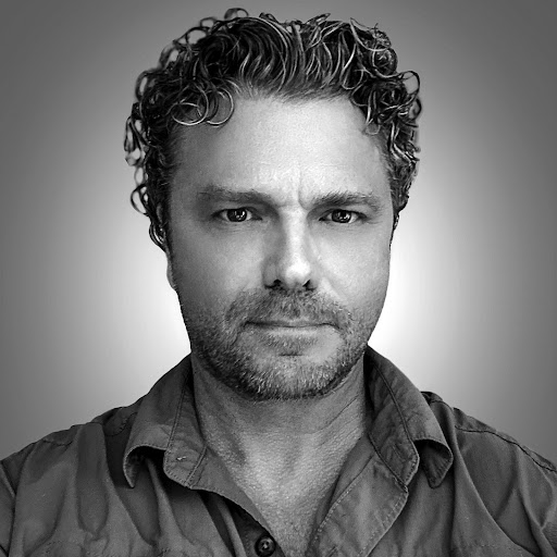 Robert Oliver Photo 34