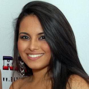 Desiree Flores Photo 14