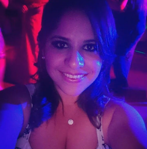 Monica Linares Photo 24