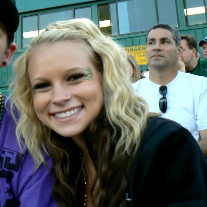Stephanie Hoover Photo 33