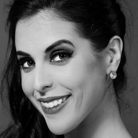 Erika Taylor Photo 43
