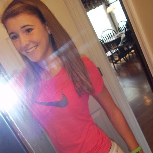 Nichole Anderson Photo 16