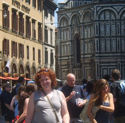 Linda Connolly Photo 10