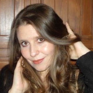 Nicole Hayward Photo 33