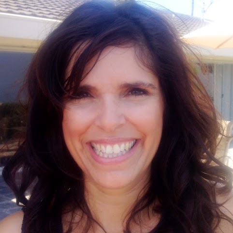 Elizabeth Barros Photo 31
