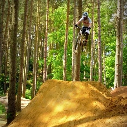 Simon Banks Photo 30