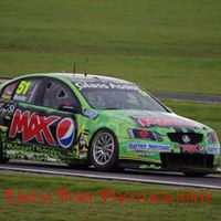 Martin Dickinson Photo 8