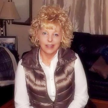 Pamela Lowe Photo 20