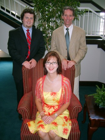 Elizabeth Hutchinson Photo 17