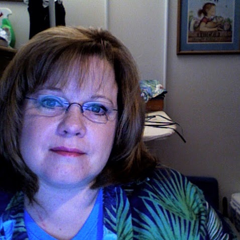 Renee Gibson Photo 35