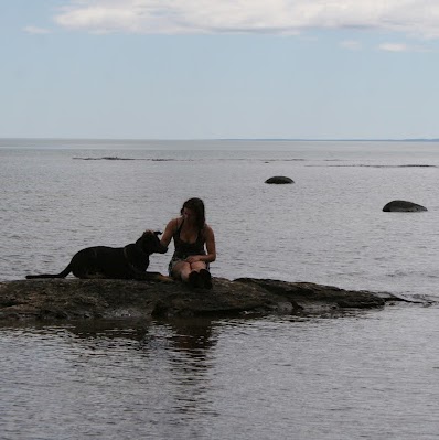 Louise Simpson Photo 22