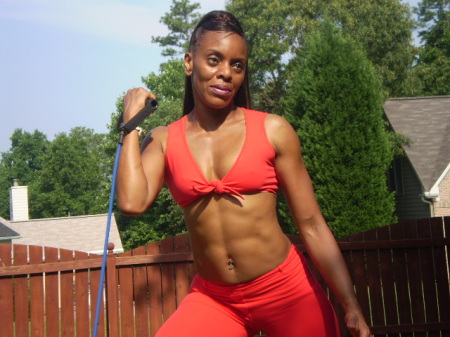 Theresa Chestnut Photo 4