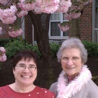 Lorraine Mills Photo 38