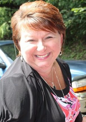 Karen Thacker Photo 32