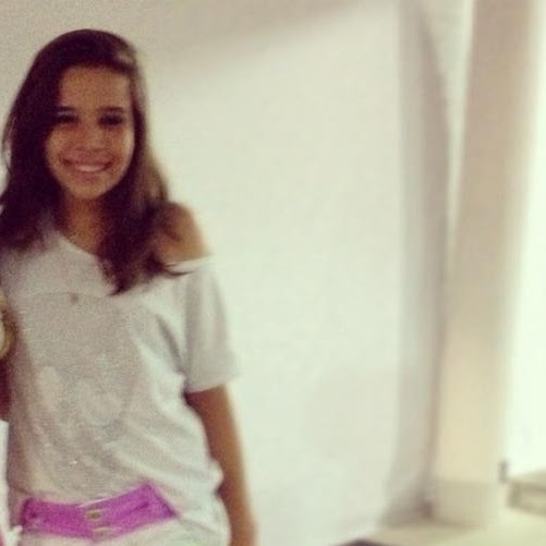 Sarah Cunha Photo 18