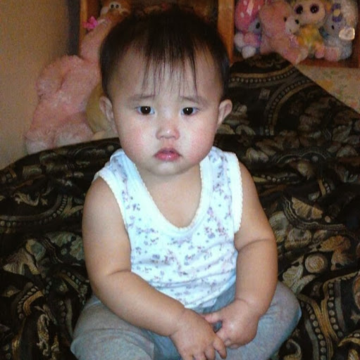 May Vang Photo 11