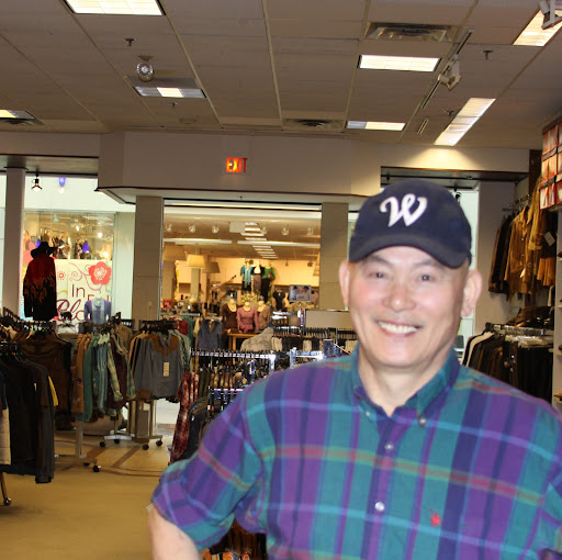 Young Kang Photo 13