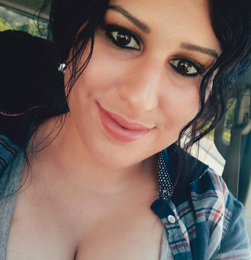 Angelina Gonzalez Photo 38