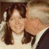 Ellen Hogan Photo 26