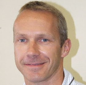 Lee Wallis Photo 11