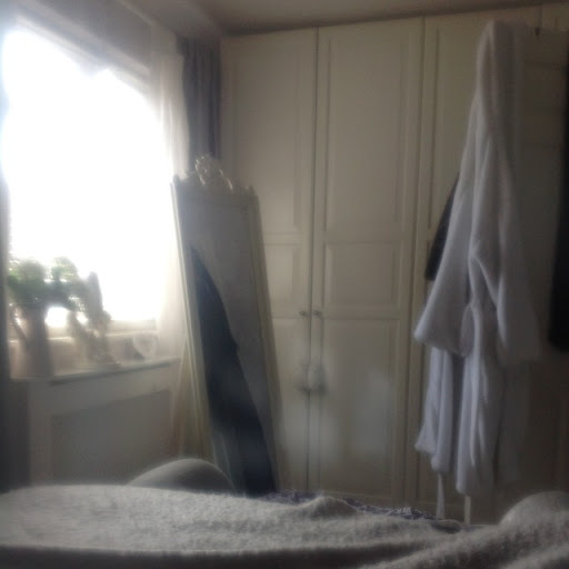 Louise Stephens Photo 38