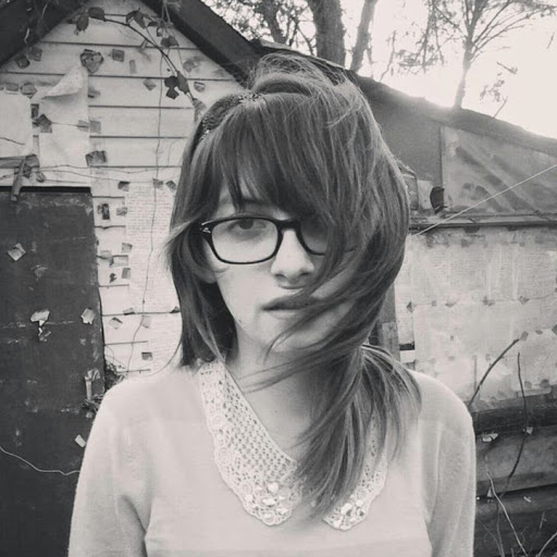 Sarah Bonilla Photo 24