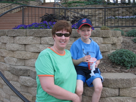 Paula Phillips Photo 10