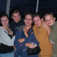 Jennifer Robison Photo 36