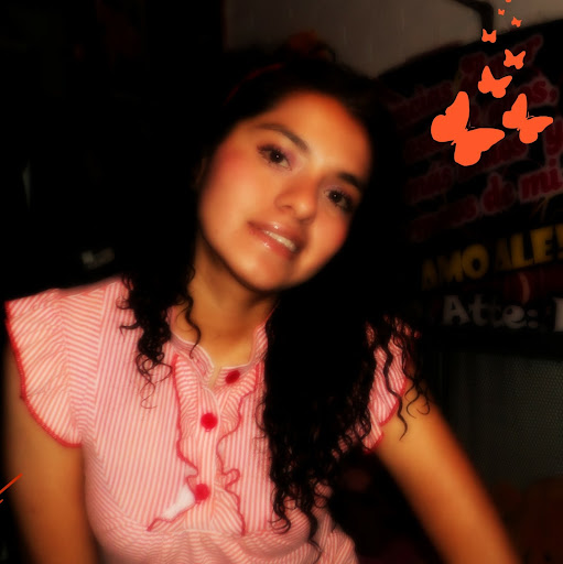 Alejandra Lozano Photo 41