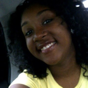 Alexis Yates Photo 5