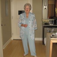 Faye Robertson Photo 32