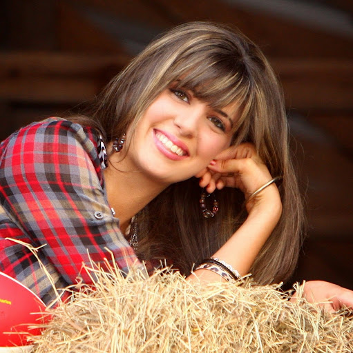 Ashley Aucoin Photo 3
