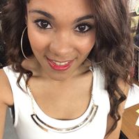 Michelle Benitez Photo 22
